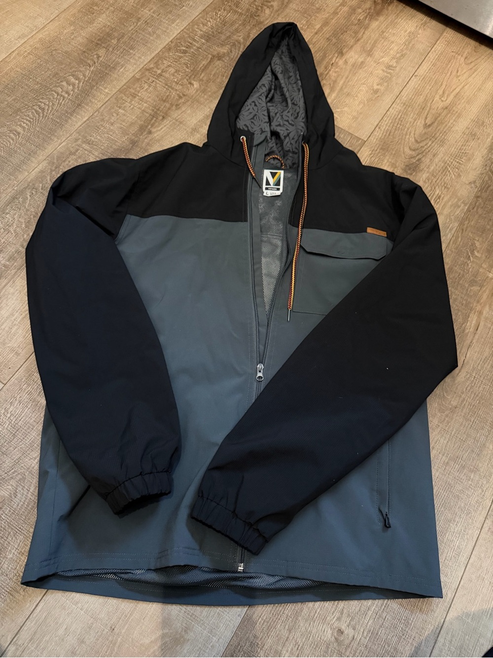 Men's Voyager full zip jacket large